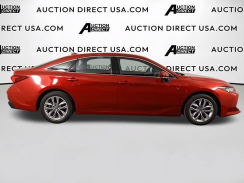 Used 2021 Toyota Avalon XLE w/ Moonroof Package FWD image 43
