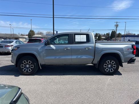 Used 2024 Chevrolet Colorado Z71 w/ Z71 Convenience Package 2 image 2