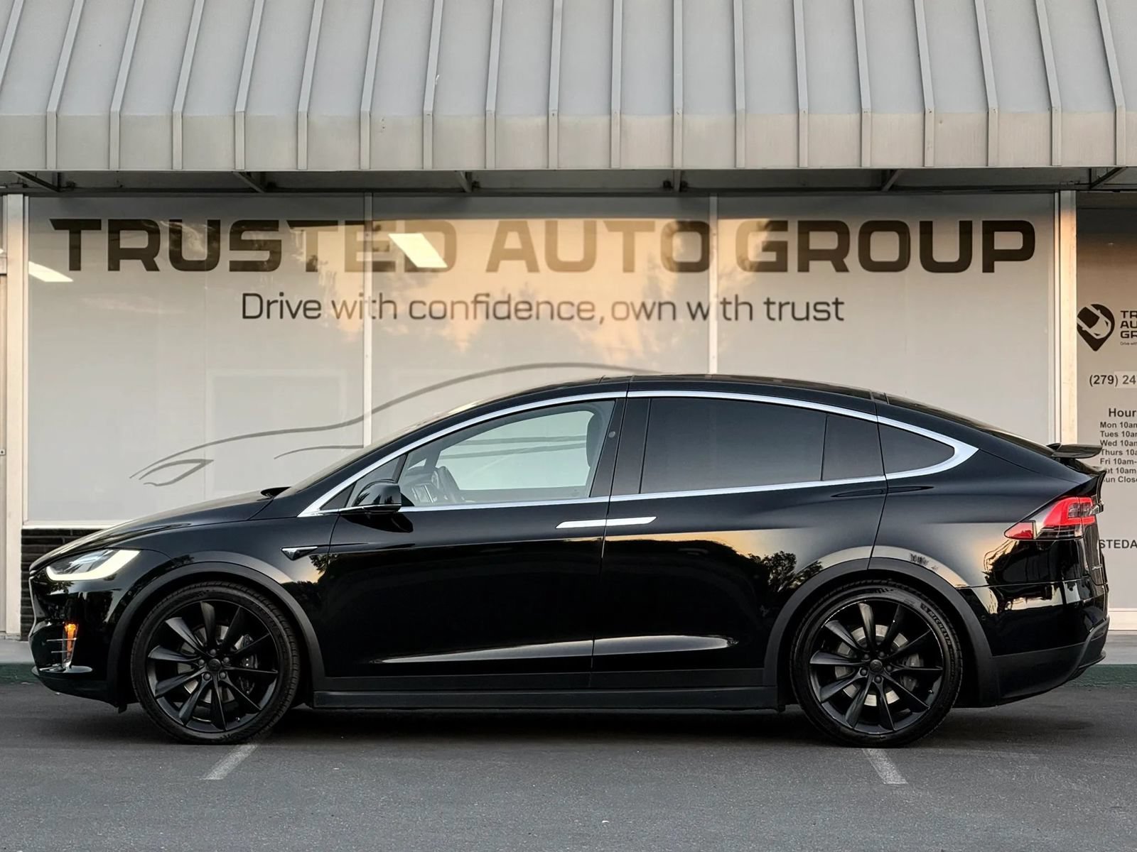Used 2017 Tesla Model X 100D AWD/4WD image 4