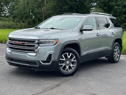 Used 2023 GMC Acadia SLE w/ Driver Convenience Package FWD image 2