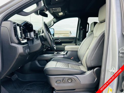 Used 2025 Chevrolet Silverado 2500 ZR2 image 3