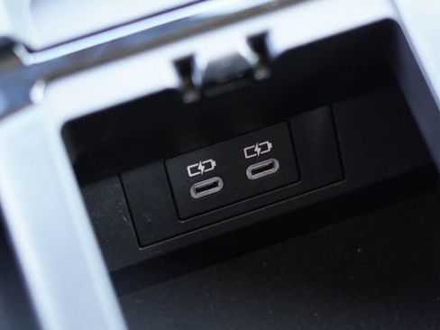 Used 2024 Toyota Prius LE image 27