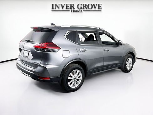 Used 2019 Nissan Rogue SV image 5