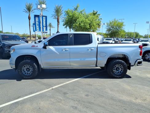 Used 2022 Chevrolet Silverado 1500 LT w/ Z71 Off-Road Package AWD/4WD image 7