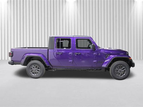 New 2026 Jeep Gladiator Sport image 2