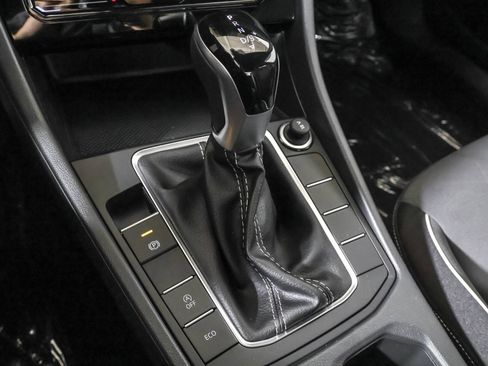 Used 2026 Volkswagen Jetta Sport FWD image 29