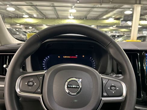 Certified 2024 Volvo XC60 B5 Core w/ Protection Package Premier AWD/4WD image 12