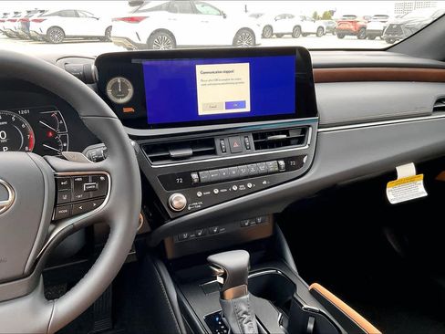 New 2025 Lexus ES 350 image 9
