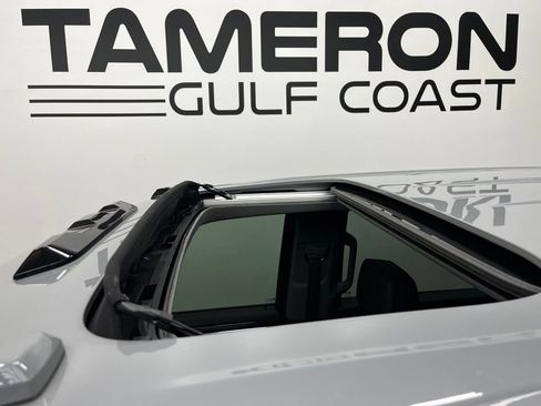 Used 2024 Chevrolet Silverado 2500 LTZ w/ LTZ Plus Package AWD/4WD image 17