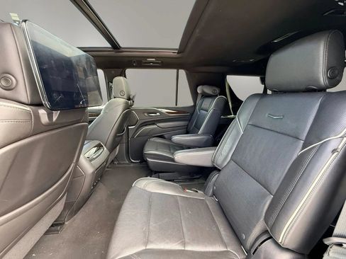 Used 2021 Cadillac Escalade Premium Luxury w/ LPO, Radiant Package AWD/4WD image 10