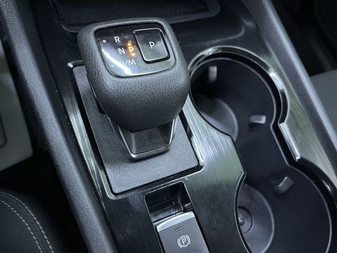 Used 2024 Nissan Rogue S image 23