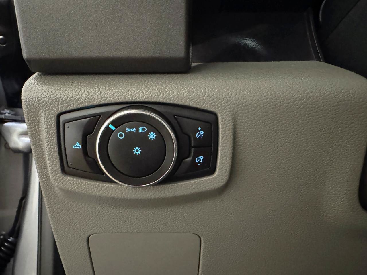 Used 2022 Ford F250 XL w/ STX Appearance Package AWD/4WD image 28