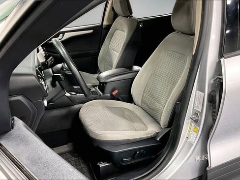 Used 2020 Ford Escape SE image 18