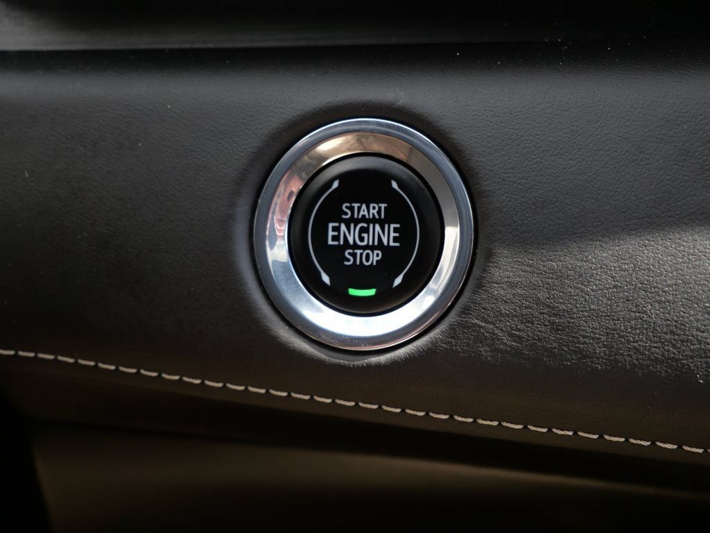 Used 2023 Cadillac Escalade ESV Premium Luxury Platinum AWD/4WD image 29