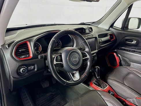 Used 2021 Jeep Renegade Trailhawk image 9