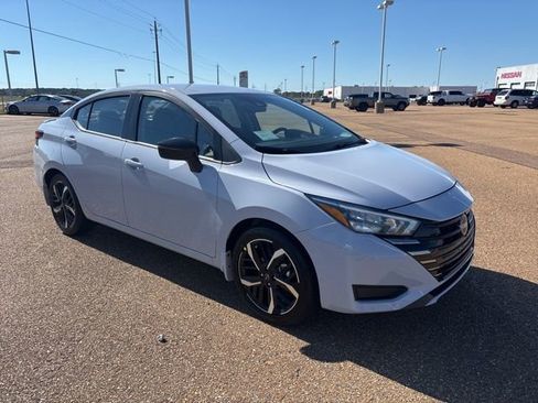 New 2025 Nissan Versa SR w/ Trunk Package image 5