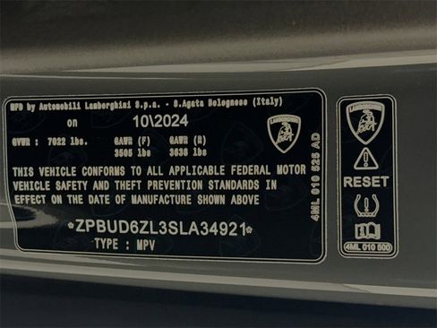 Used 2025 Lamborghini Urus SE image 36