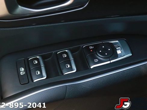 Certified 2025 Kia Sorento S w/ Panoramic Sunroof Package FWD image 12