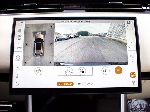 Used 2025 Land Rover Range Rover SE image 30