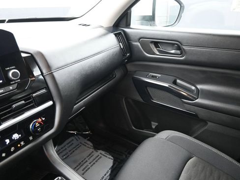 Used 2025 Nissan Pathfinder SV AWD/4WD image 34