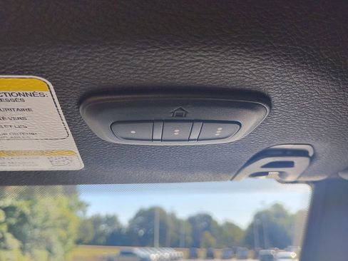 Used 2024 Jeep Gladiator Rubicon w/ Technology Group image 23