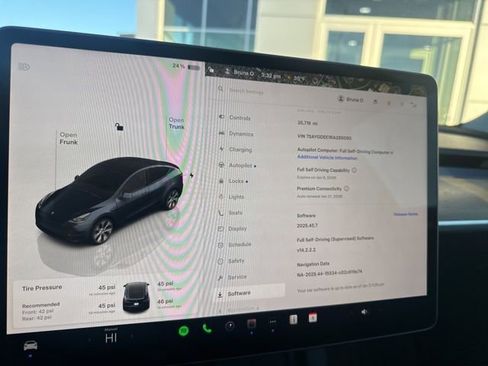 Used 2024 Tesla Model Y Long Range image 9