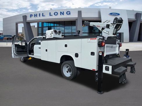 New 2026 Ford F550 4x4 Crew Cab image 7