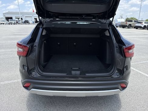 Used 2025 Chevrolet Trax LT w/ LT Convenience Package FWD image 20