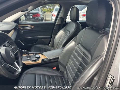 Used 2017 Alfa Romeo Giulia Ti w/ TI Lusso Light Wood Package image 22