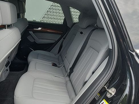 Used 2023 Audi Q5 2.0T Premium w/ Convenience Package AWD/4WD image 8