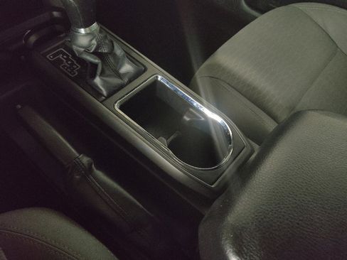 Used 2017 Toyota Tacoma SR5 image 26