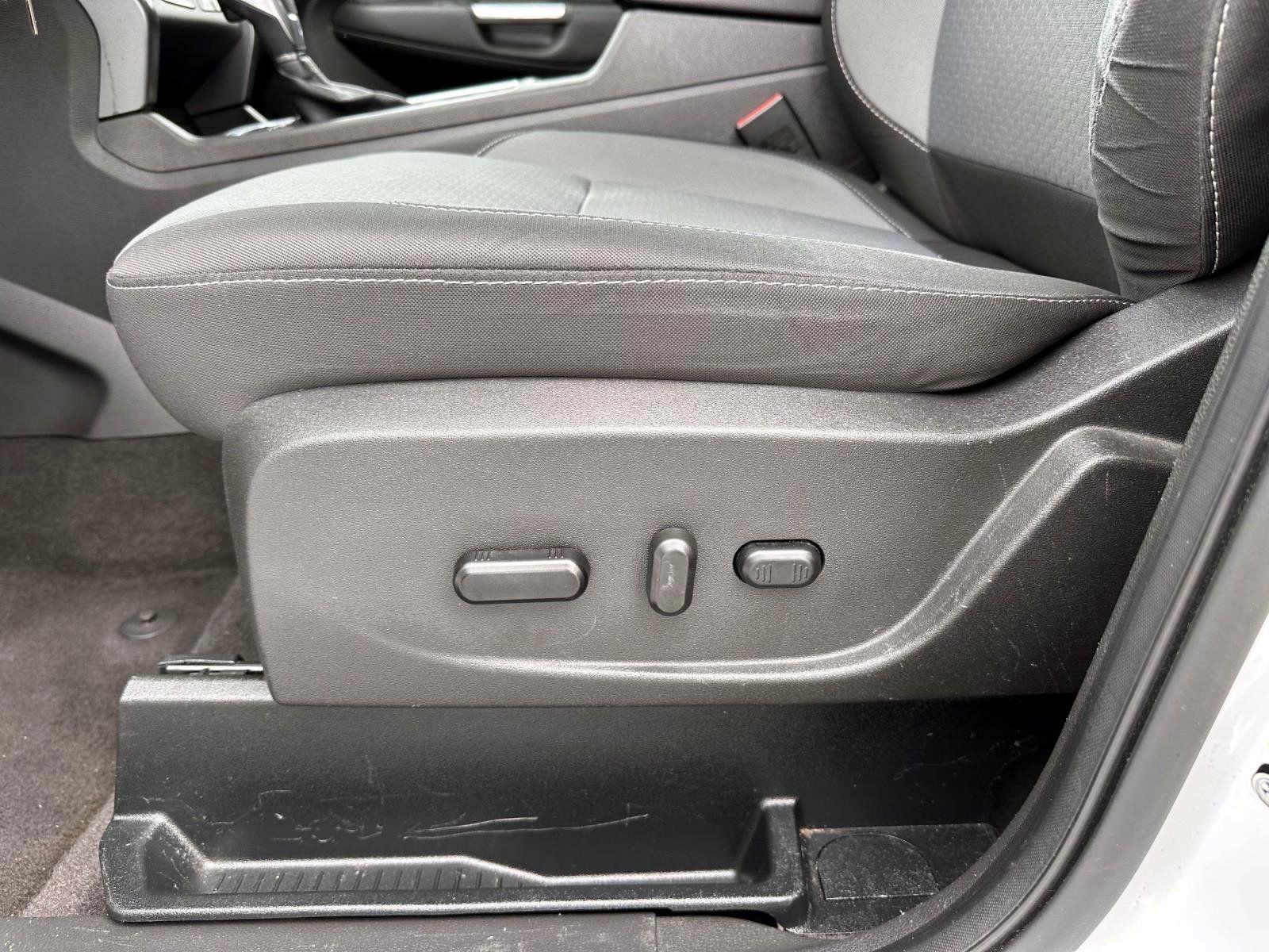 Used 2018 Ford Escape SE w/ SE Sync 3 Package AWD/4WD image 10