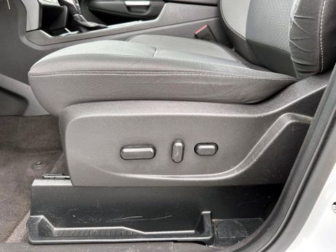 Used 2018 Ford Escape SE w/ SE Sync 3 Package AWD/4WD image 10