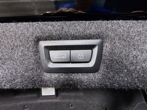 Used 2023 BMW 530e w/ Convenience Package RWD image 42