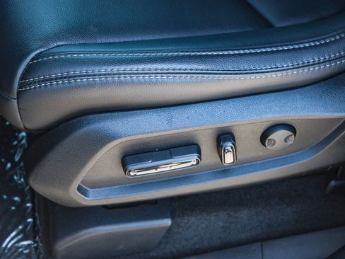 Used 2025 Honda Pilot Touring image 23