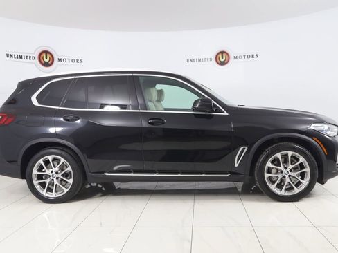 Used 2022 BMW X5 xDrive40i w/ Executive Package image 2