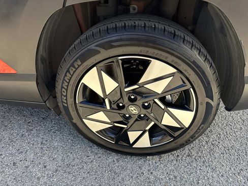 Used 2024 Hyundai Kona SEL FWD image 6