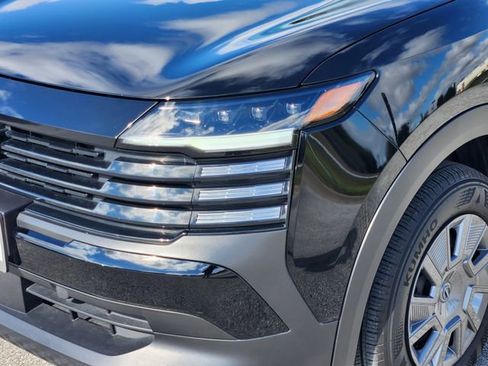 Certified 2025 Nissan Kicks S image 7