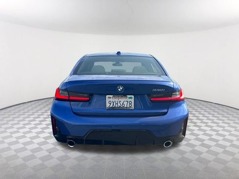 Used 2026 BMW 330i Sedan w/ M Sport Package RWD image 5