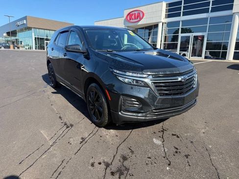 Used 2024 Chevrolet Equinox LS w/ LS Convenience Package AWD/4WD image 4