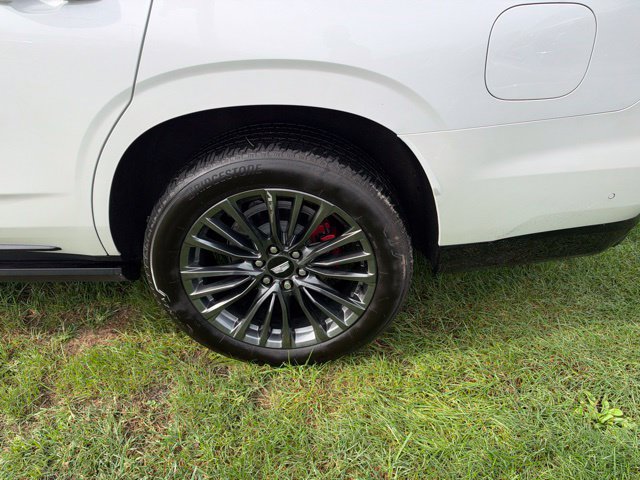 Used 2023 Cadillac Escalade V AWD/4WD image 17