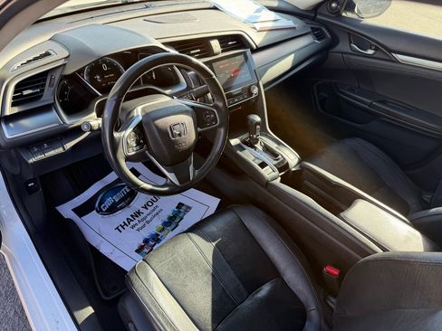 Used 2018 Honda Civic Touring image 10