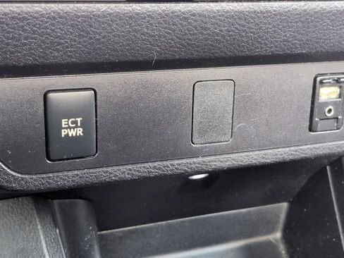 Used 2017 Toyota Tacoma SR image 29