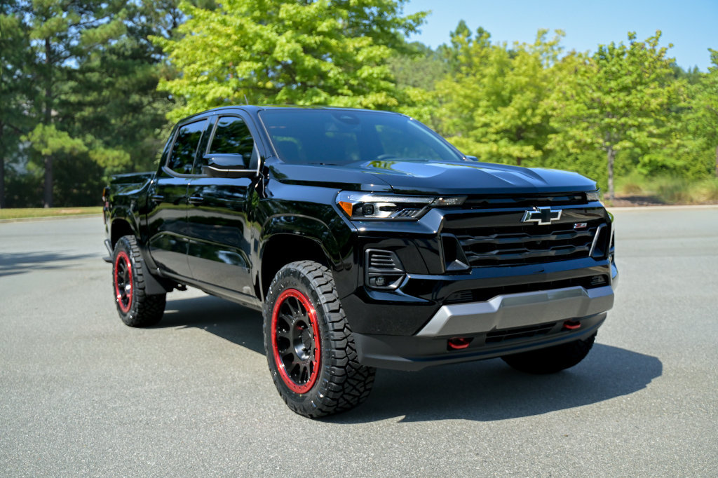 New 2026 Chevrolet Colorado Z71 w/ Technology Package AWD/4WD image 1