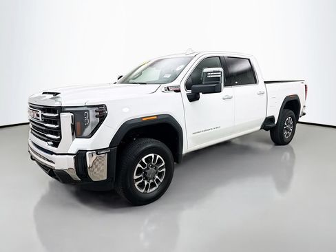 Used 2025 GMC Sierra 2500 SLT AWD/4WD image 4