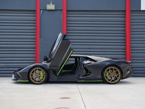 Used 2024 Lamborghini Revuelto AWD/4WD image 5