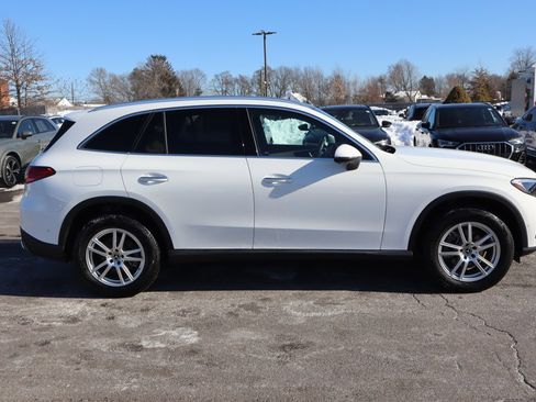 Used 2023 Mercedes-Benz GLC 300 GLC 300 4MATIC SUV w/ Exclusive Trim Package image 4