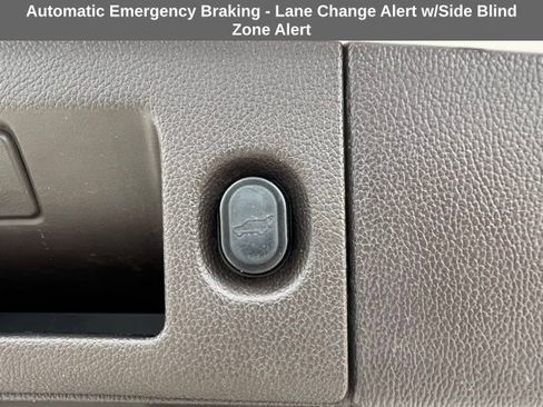 Used 2020 GMC Yukon XL Denali image 25