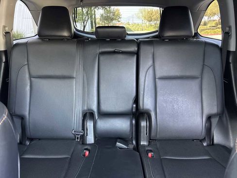 Used 2017 Toyota Highlander Limited w/ Carpet Mat Package AWD/4WD image 35