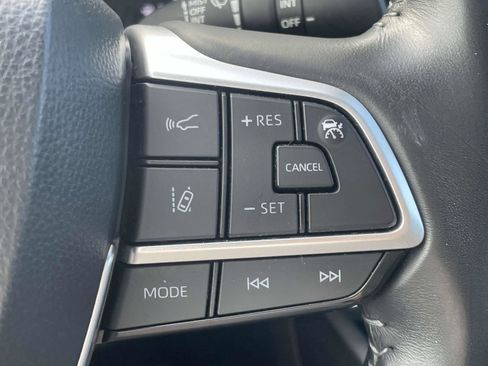 Used 2024 Toyota Highlander XSE image 10